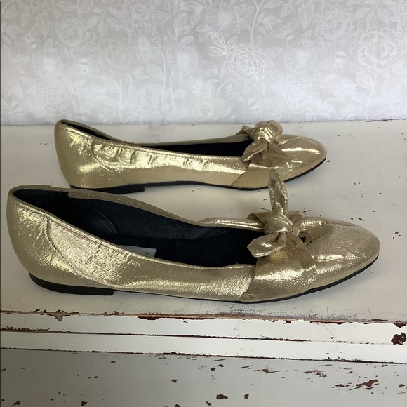Vintage Wimzees Metallic Gold Flats - Picture 4 of 9